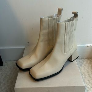 Brand new, never worn, l'intervalle off white heeled boots.